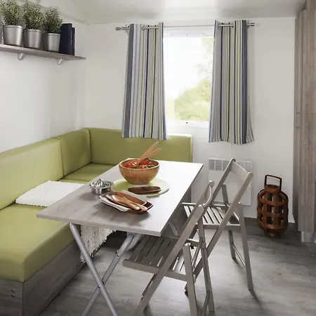 キャンプ場 Paradis Domaine Oyat Le Fenouiller