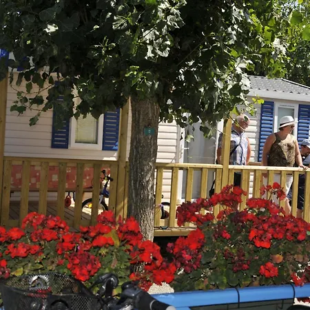 キャンプ場 Paradis Domaine Oyat Le Fenouiller