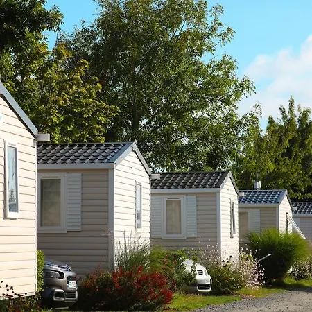 Campeggio Paradis Domaine Oyat 4*