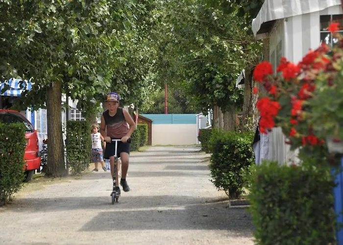 Paradis Domaine Oyat Camping 4*