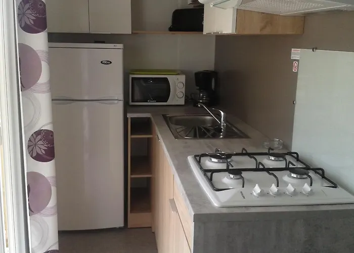 Camping Paradis Domaine Oyat Le Fenouiller